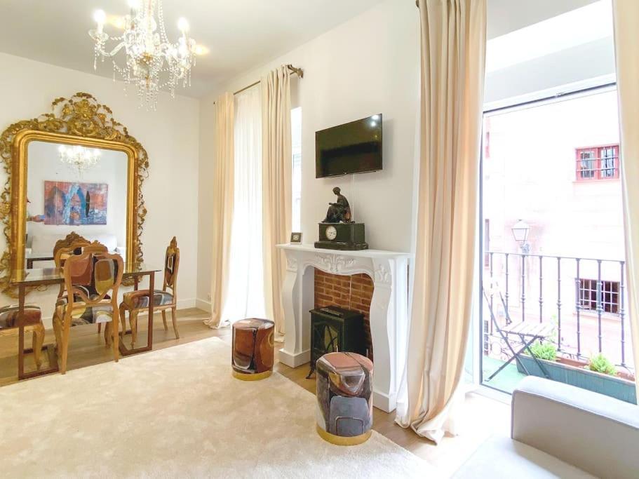 New Lavapies Spacious Flat, 2 Bedrooms And 2 Balconies Madrid Buitenkant foto