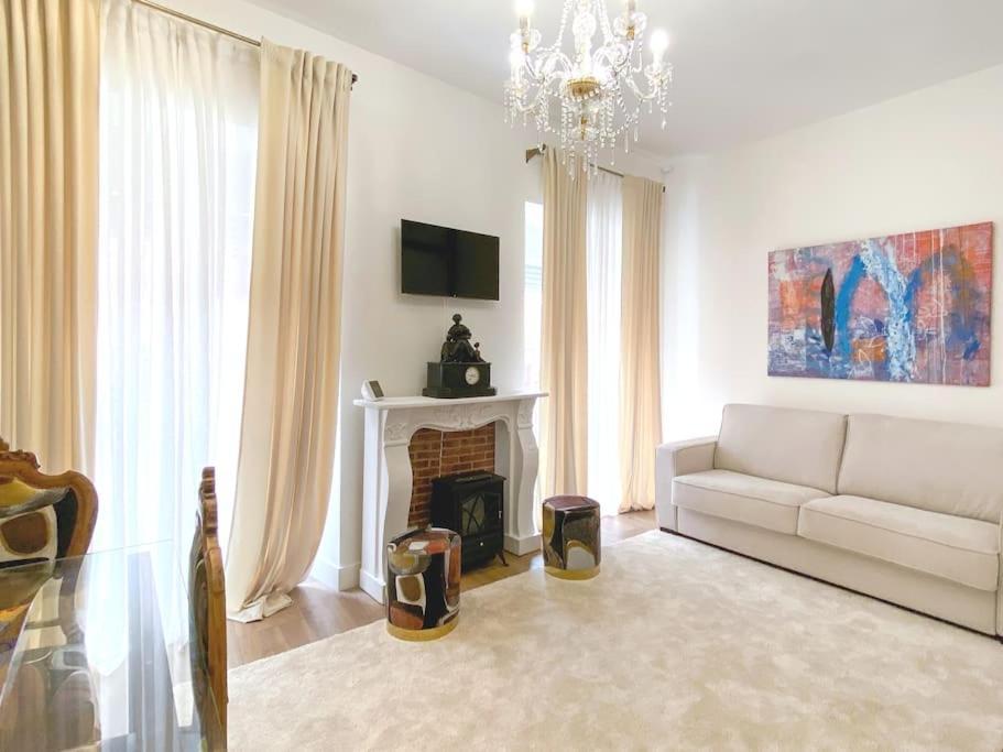 New Lavapies Spacious Flat, 2 Bedrooms And 2 Balconies Madrid Buitenkant foto