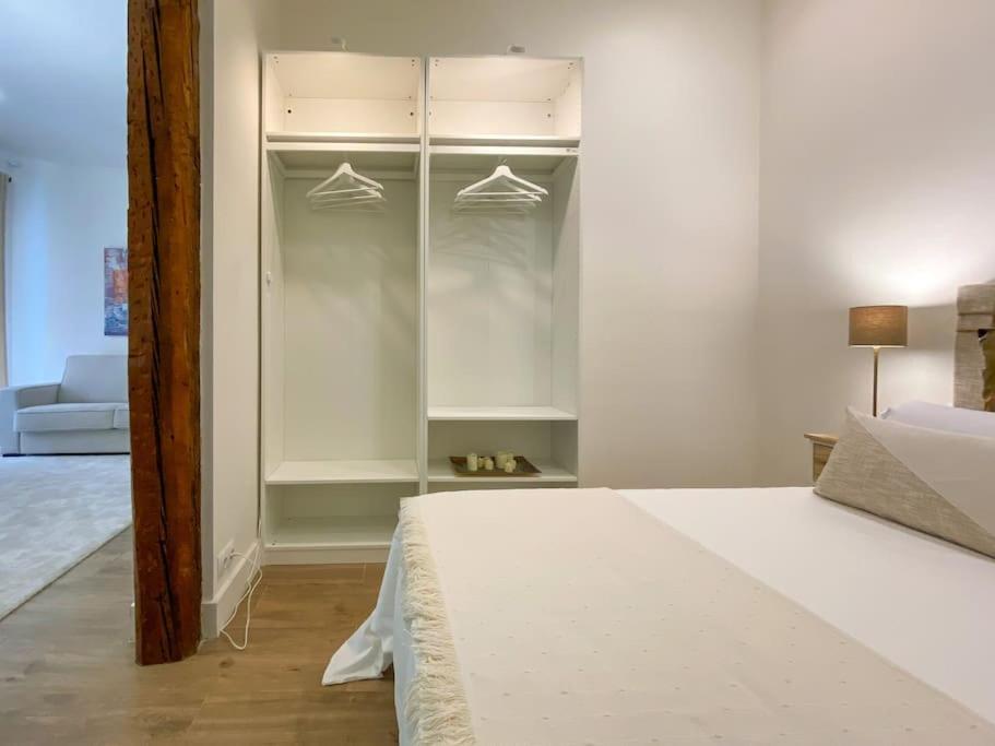 New Lavapies Spacious Flat, 2 Bedrooms And 2 Balconies Madrid Buitenkant foto